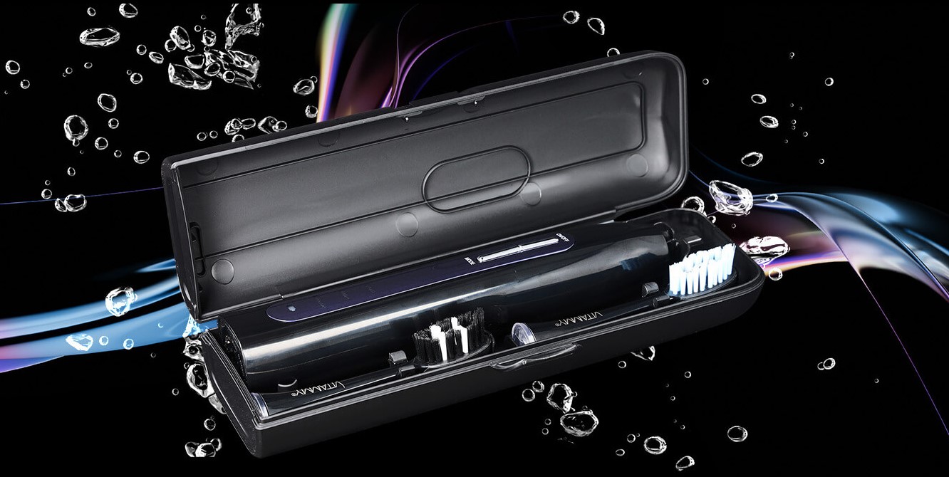 schwarzes Etui für die Zahnbürste
